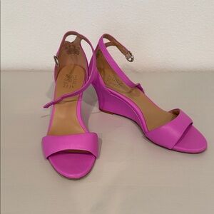 Naturalizer Fuchsia Wedge Sandals